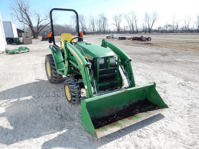 Image of John Deere 4210 equipment image 3