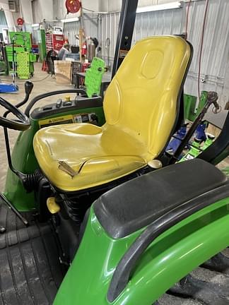 Image of John Deere 4210 equipment image 2