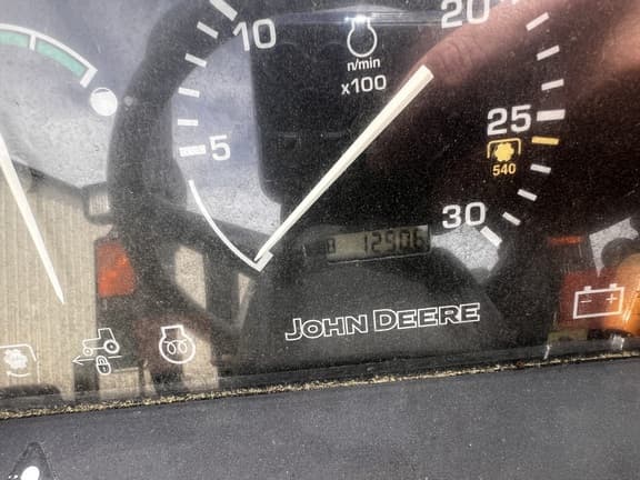 Image of John Deere 4210 equipment image 4