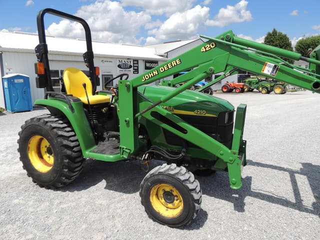 Image of John Deere 4210 equipment image 2