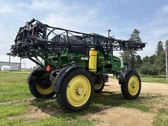 Image of John Deere 4710 equipment image 2