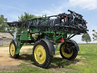 Image of John Deere 4710 equipment image 1