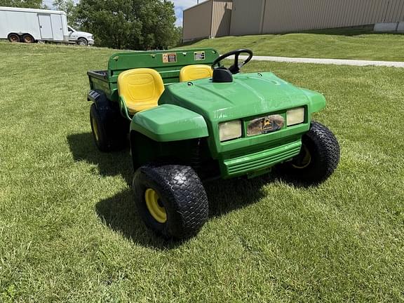 Image of John Deere Gator 4X2 equipment image 2