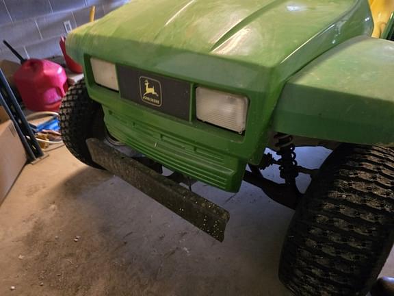 Image of John Deere Gator 4X2 equipment image 3