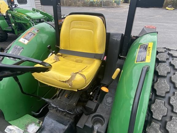 Image of John Deere 5105 equipment image 3