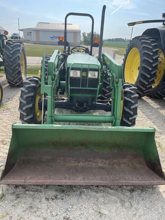 Image of John Deere 5105 equipment image 1