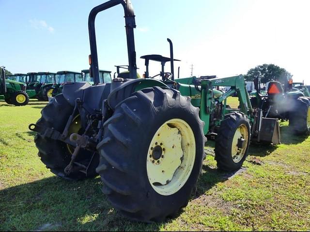 Image of John Deere 5205 equipment image 3