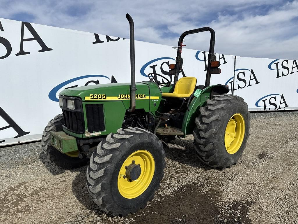 Image of John Deere 5205 Primary image