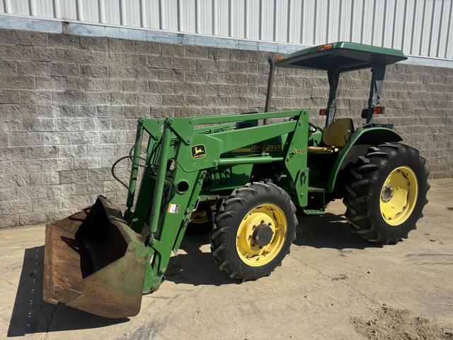 Image of John Deere 5210 equipment image 1