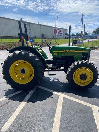 Image of John Deere 5220 equipment image 4