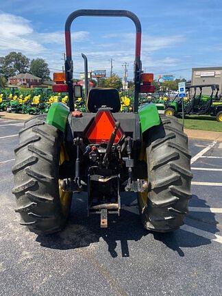 Image of John Deere 5220 equipment image 2