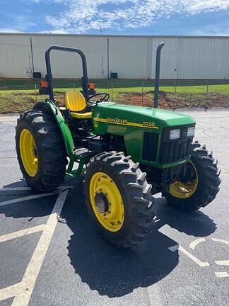 Image of John Deere 5220 equipment image 3