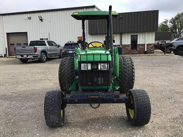 Image of John Deere 5220 equipment image 4