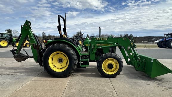 Image of John Deere 5220 equipment image 4