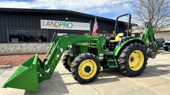 Image of John Deere 5220 Primary image