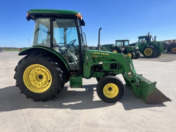 Image of John Deere 5320 equipment image 2