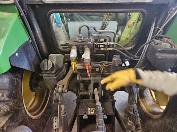 Image of John Deere 5420 equipment image 2