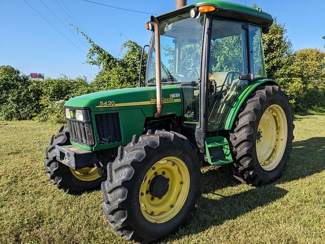 Image of John Deere 5420 equipment image 1