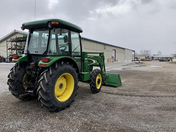 Image of John Deere 5420 equipment image 4