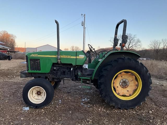 Image of John Deere 5420 equipment image 1