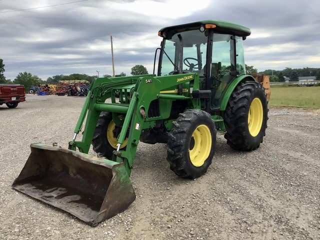 Image of John Deere 5520 equipment image 1