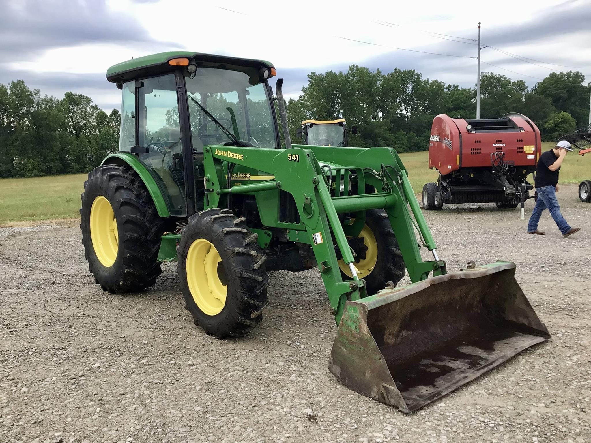 2002 John Deere 5520 Equipment Image0