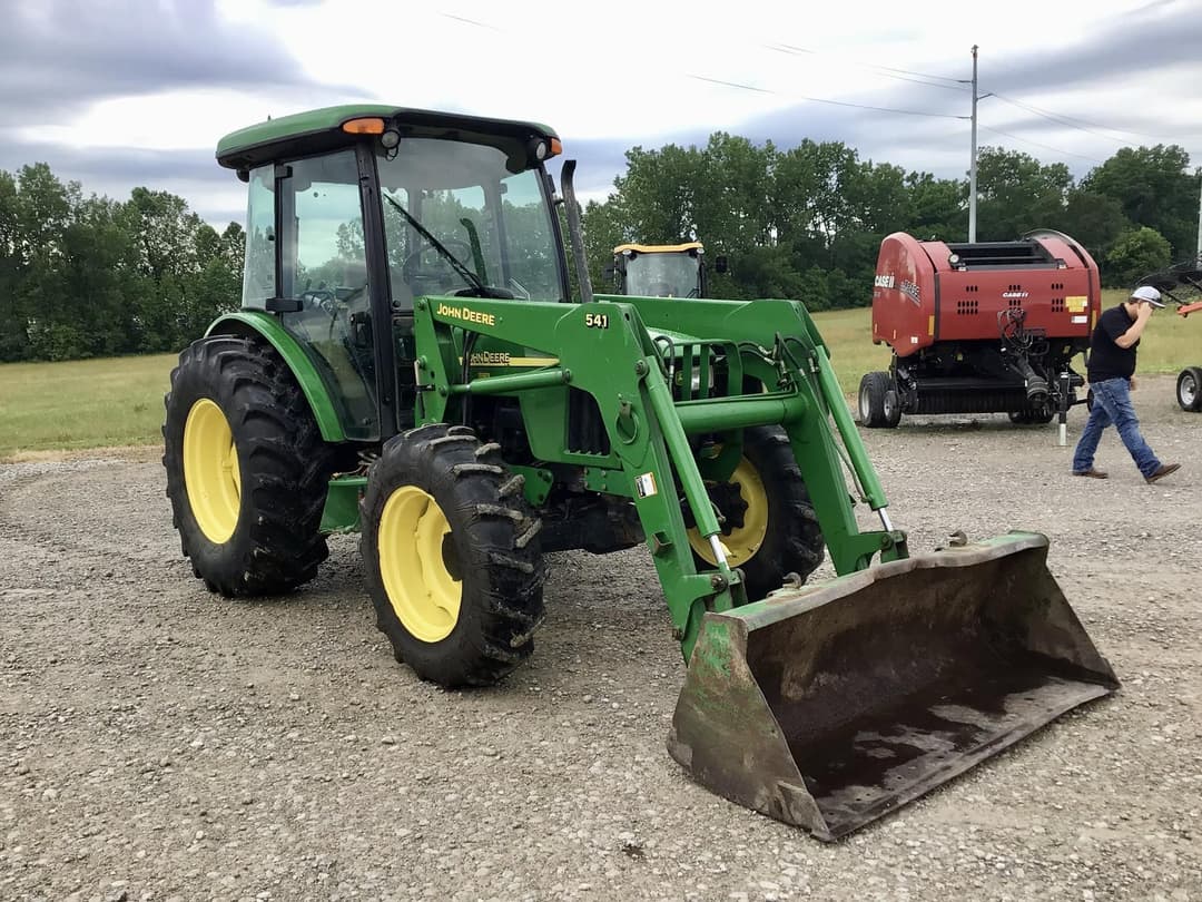 Image of John Deere 5520 Primary image
