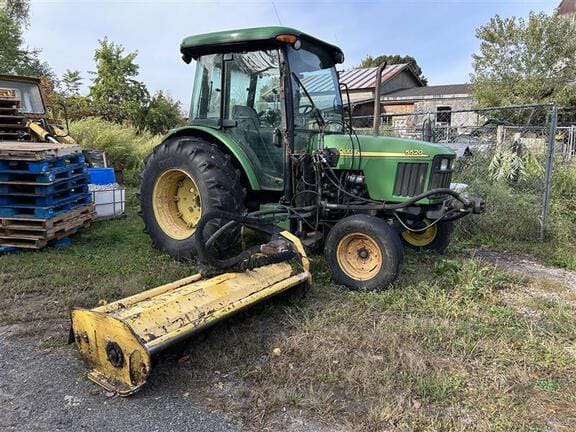 2002 John Deere 5520 Equipment Image0