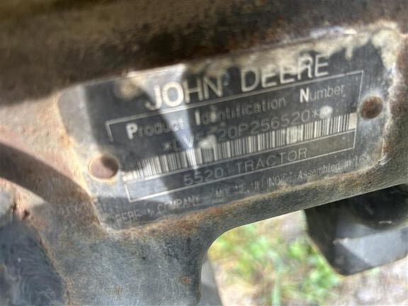 Image of John Deere 5520 equipment image 4