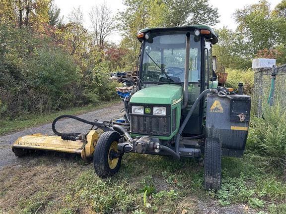 Image of John Deere 5520 equipment image 1