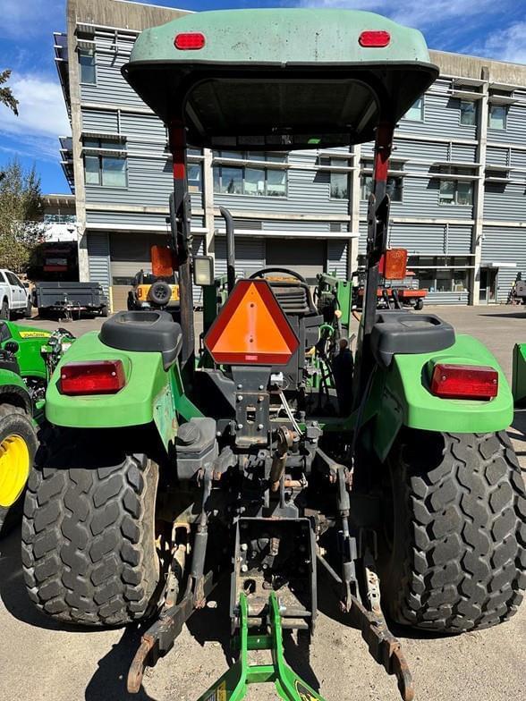 Image of John Deere 5520 equipment image 4