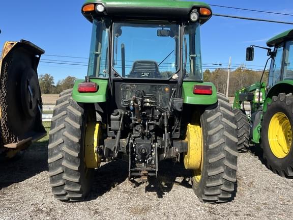 Image of John Deere 5520 equipment image 3