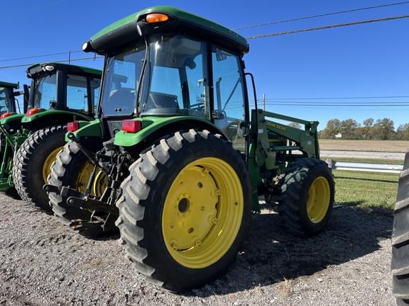 Image of John Deere 5520 equipment image 2