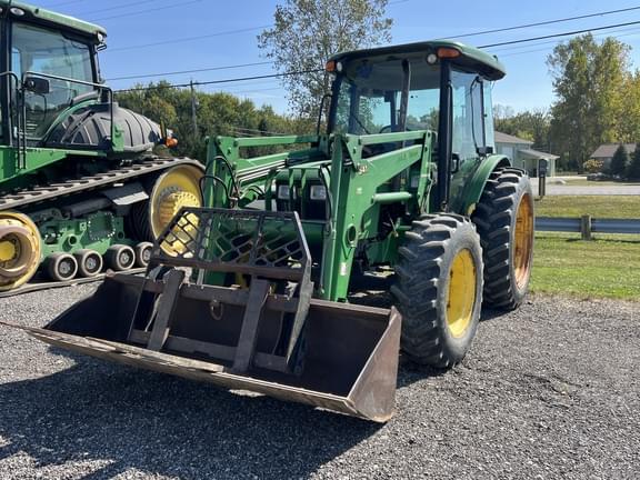 Image of John Deere 5520 Primary image