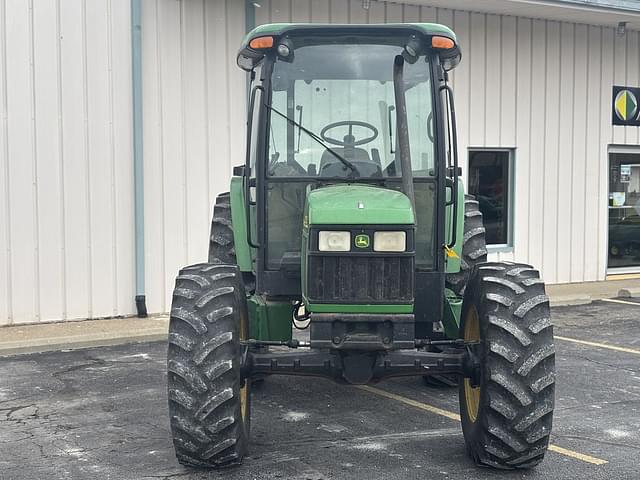 Image of John Deere 5520 equipment image 1