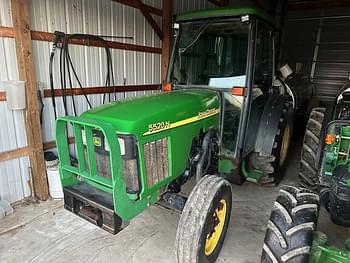 2002 John Deere 5520N Equipment Image0