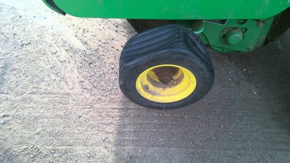 Image of John Deere 557 equipment image 4