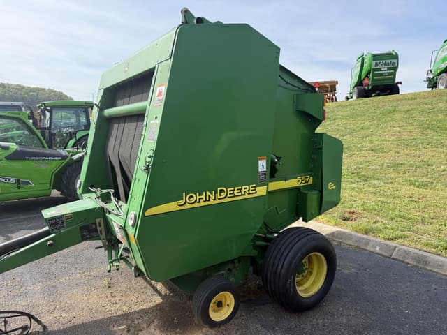 Image of John Deere 557 equipment image 1