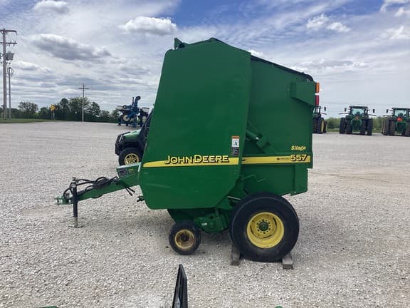 Image of John Deere 557 equipment image 4