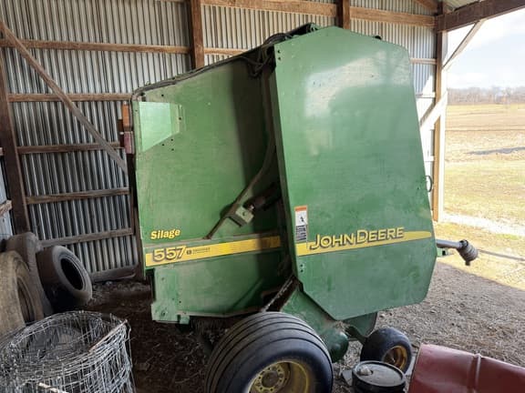 Image of John Deere 557 equipment image 1