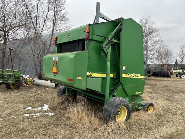 Image of John Deere 567 MegaWide equipment image 3