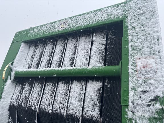 Image of John Deere 567 equipment image 1