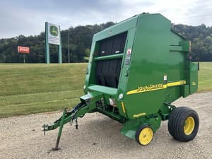 2002 John Deere 567 Image