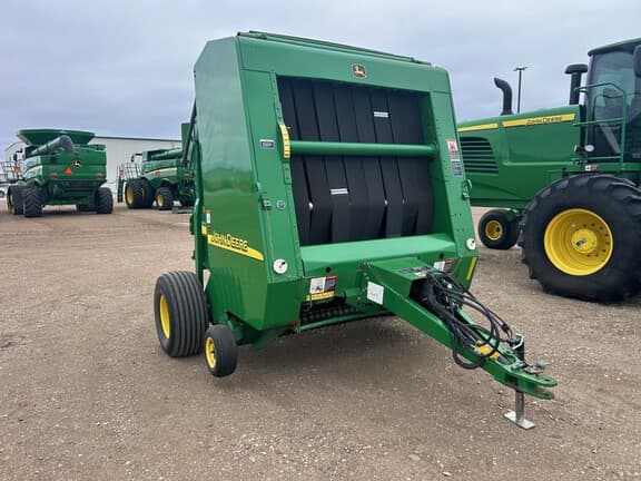 Image of John Deere 567 equipment image 1