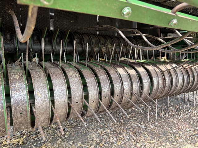 Image of John Deere 567 equipment image 3