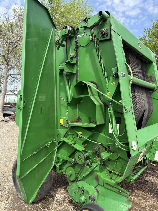 Image of John Deere 567 equipment image 1