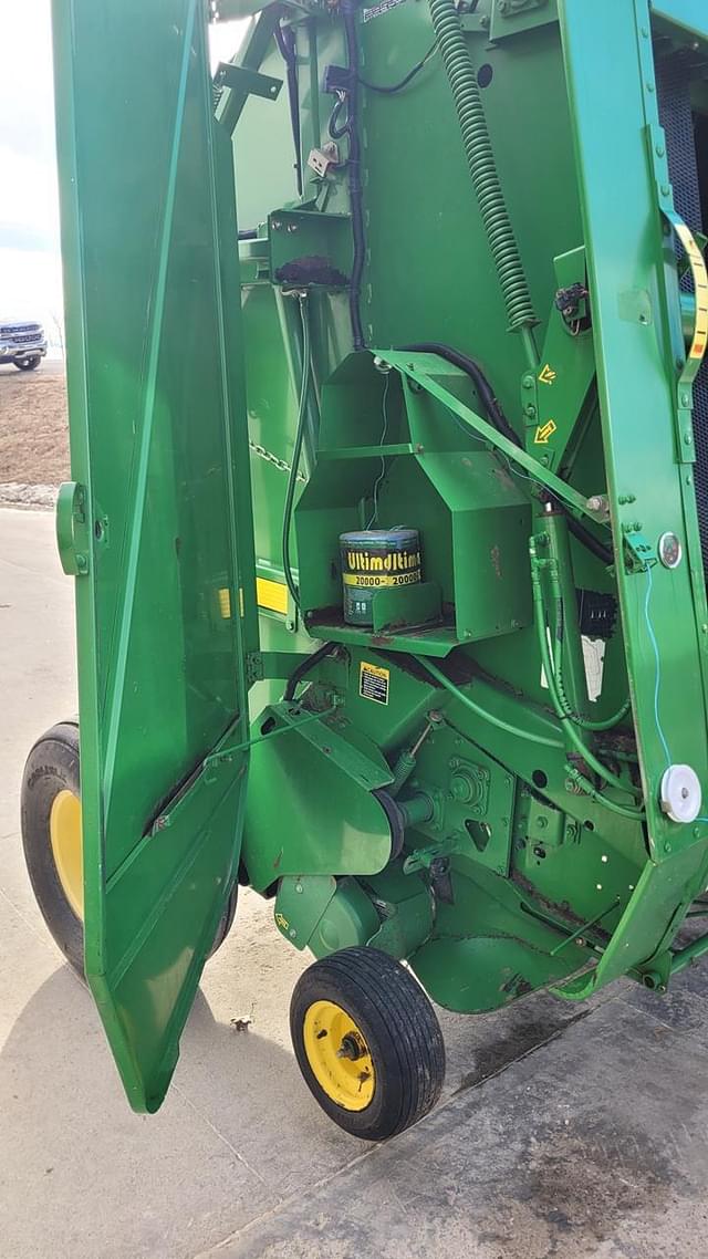 Image of John Deere 567 equipment image 1