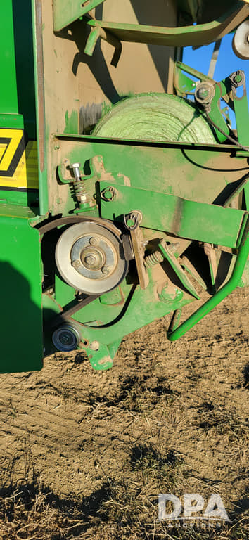 Image of John Deere 567 equipment image 4
