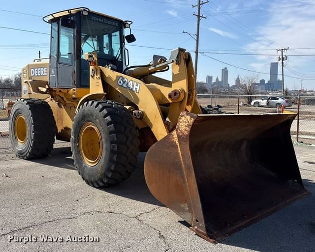 Image of John Deere 624H equipment image 2