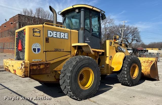 Image of John Deere 624H equipment image 4